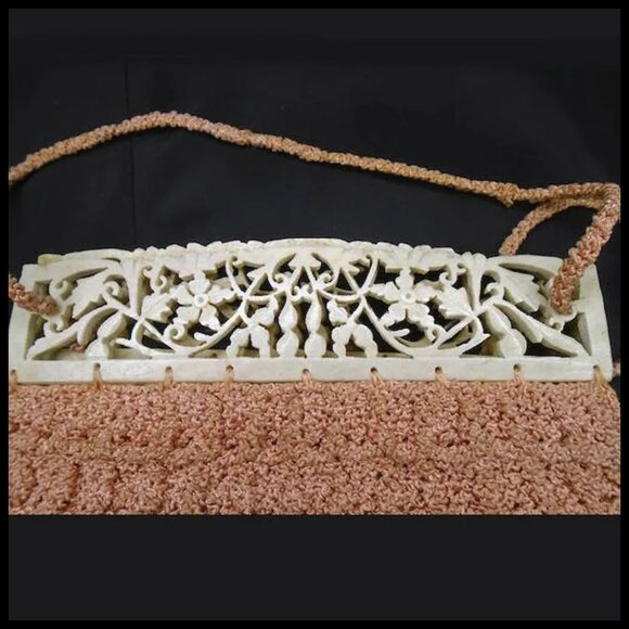 Vintage Pink Purse, Carved Frame, Small 20s Flapper Handbag - Picture 3 of 13